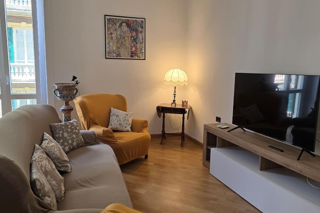 Ferienwohnung Tra Mare E Castello La Spezia Exterior foto