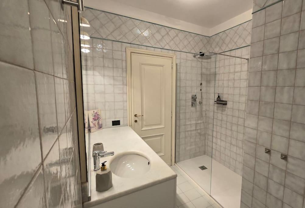Ferienwohnung Tra Mare E Castello La Spezia Exterior foto