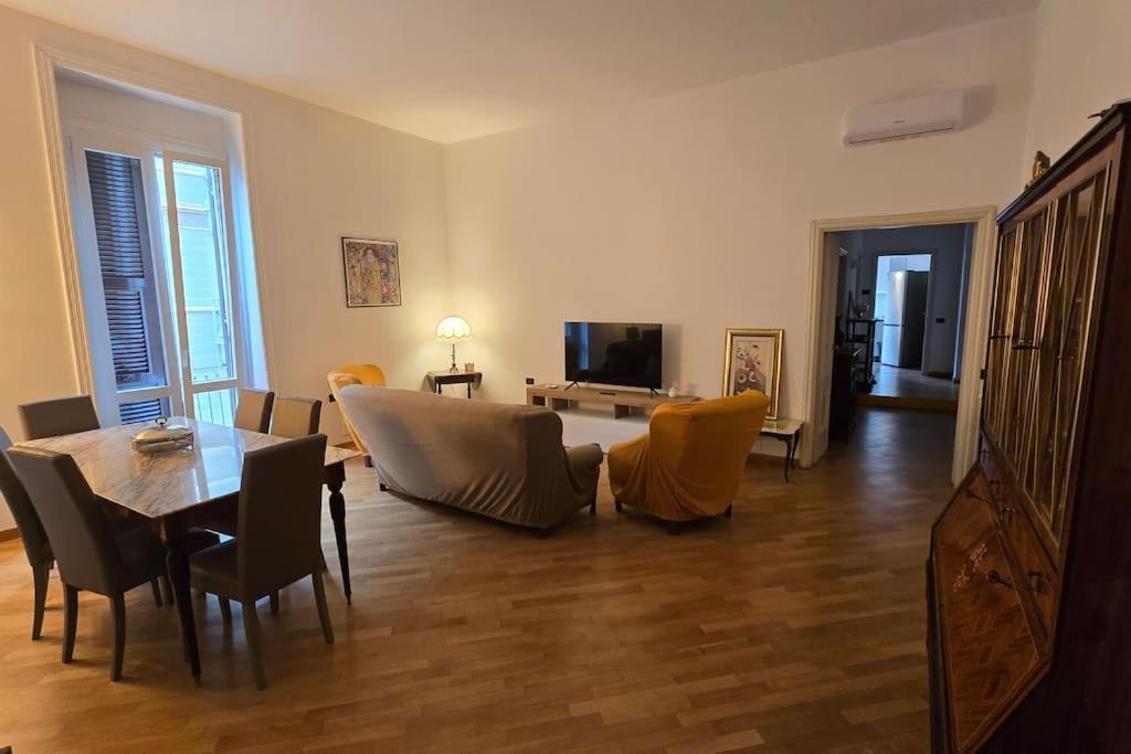 Ferienwohnung Tra Mare E Castello La Spezia Exterior foto